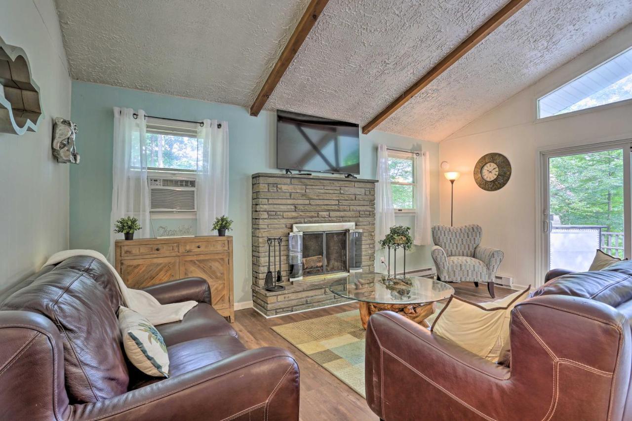 Serene Long Pond Home With Game Room And Beach Access! Exterior photo
